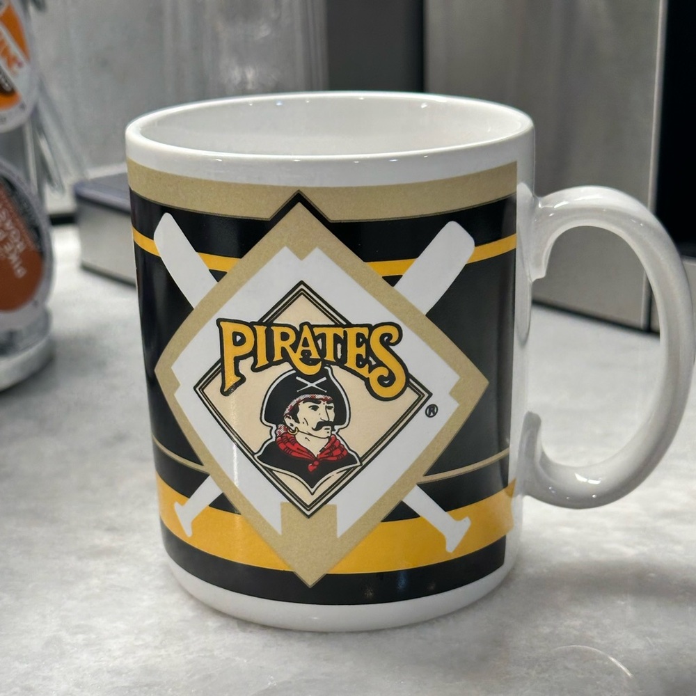 Vintage Pittsburgh Pirates MLB Baseball Ceramic Mug - 12oz